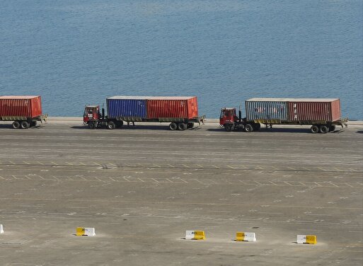 کاهش ۹۳ درصدی صادرات ایران به آمریکا / واردات ایران از آمریکا ۲۹ درصد افزایش یافت