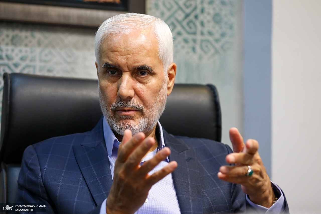 مهرعلیزاده :بعد از مناظره رییسی به من گفت توقع نداشتم شش کلاس سواد را بگویی/ به بهانه انقلابی‌گری ماهیت جمهوری اسلامی را خدشه‌دار کردند