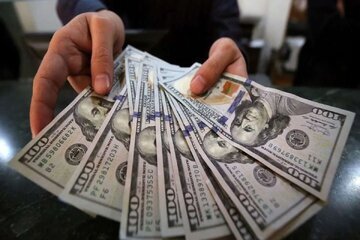 روزنامه جمهوری اسلامی: دولت رئیسی نه حکمران دلار است نه ریال؛فقط تصمیمات خلق الساعه می گیرد