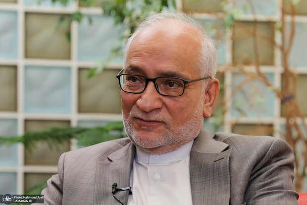 حسین مرعشی: رقابت اصلی بین قالیباف و پزشکیان است