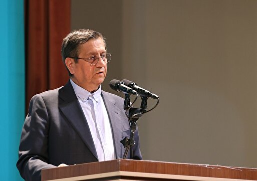 همتی: [با شرایط فعلی] رشد اقتصادی نهایت سه درصد می‌شود