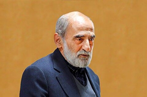 حمله شریعتمداری به تیم دیپلماسی: باید توضیح بدهند که چرا به مذاکره با اروپا تن داده‌اند؟