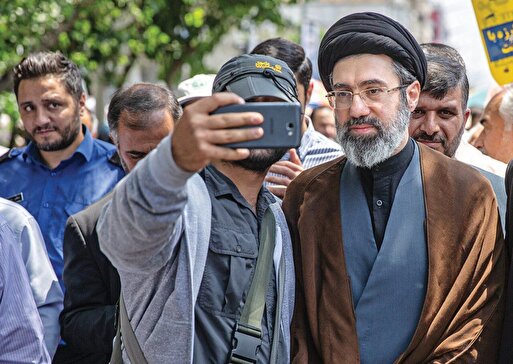 مخالفت رهبری برای جانشینی فرزندانش