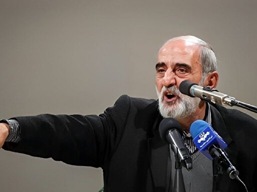 شریعتمداری: کسانی که ساز بد‌صدای مذاکره با آمریکا را کوک کرده‌اند، یا احمق‌ هستند یا خائن‌
