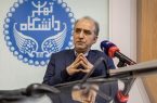 در شب تجمع دانشجویان یکی از افراد لباس شخصی شرایط را بدتر کرد، موجب شد التهاب آن تجمع افزایش یابد