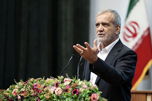 پزشکیان: کسانی که ارز ۲۸ هزار تومانی می‌گیرند، رانت می‌گیرند و چشم بسته کاسب هستند