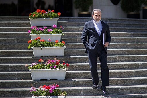 عراقچیی: برخی ها قصد دارند روند دیپلماسی را دستکاری و از مسیر خود منحرف کنند / ایران اصلا قصد ندارد در ملاءعام مذاکره کند