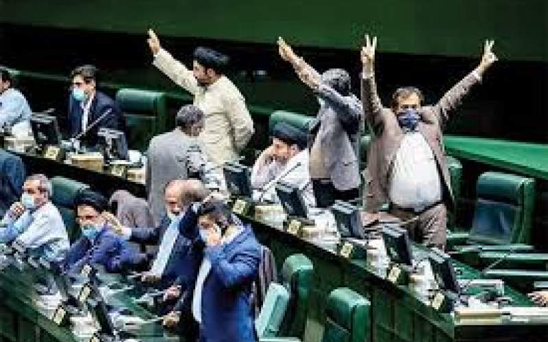 دلار ریخت، مردم خوشحال شدند، تندروها عصبی!