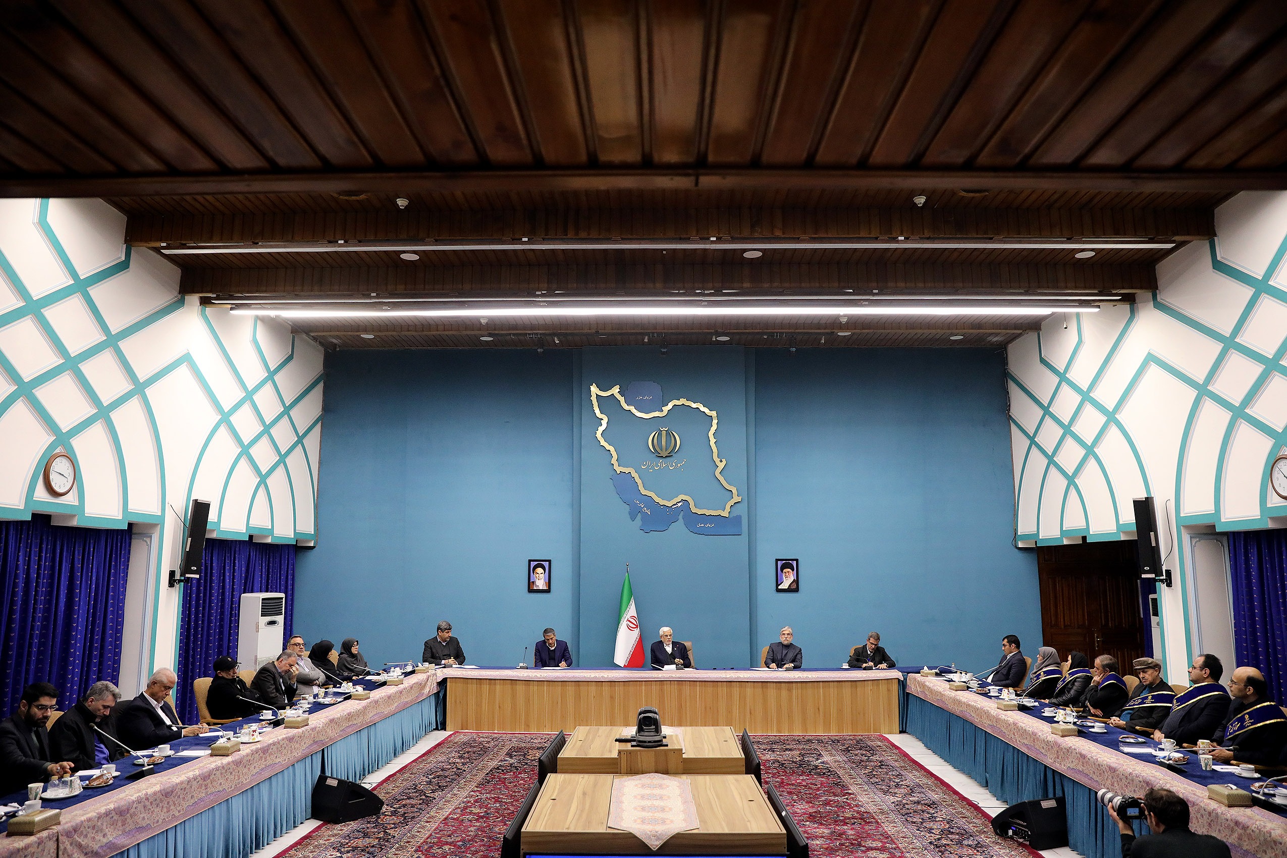 علم باید در خدمت اقتصاد و رفاه مردم باشد