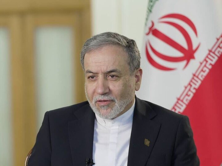 عراقچی: مردم ایران قهرمان هستند