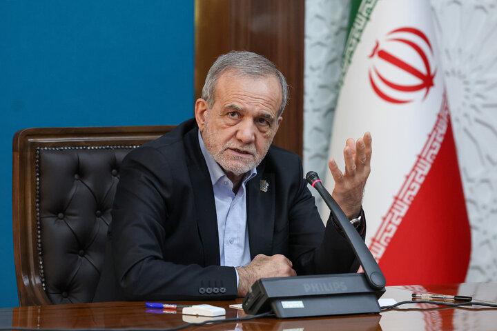 پزشکیان: ساکتین در قبال جنایت تاوان‌های بزرگی در تاریخ پس داده‌اند