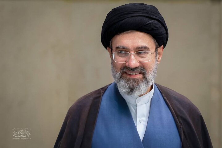 هر حرکتی در مسیر گسترش آبادانی و ساختن آینده درخشان ایران بایسته است
